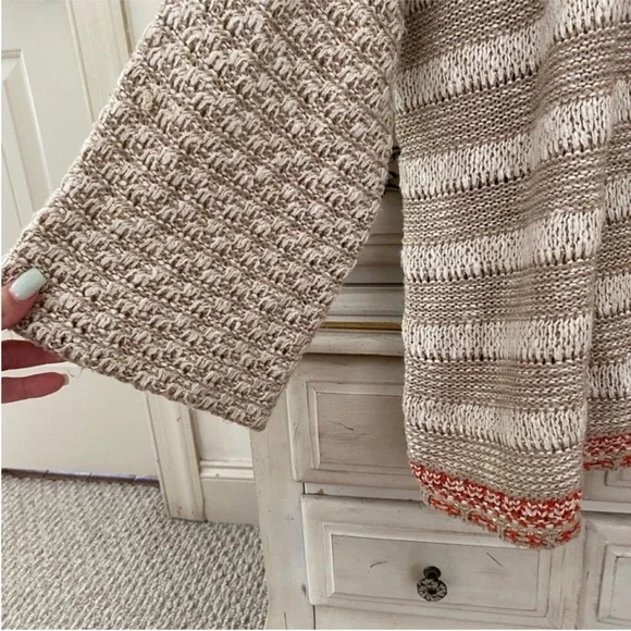 Umgee Beige Knit Cardigan size Small - Picture 2 of 5